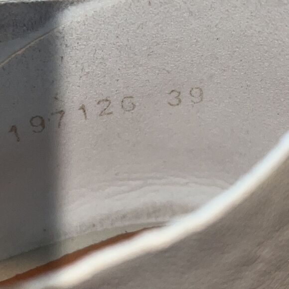 ALL BLACK platform cream off-white sandals. EUC. Size EU39.  US 8.5 - Picture 5 of 6